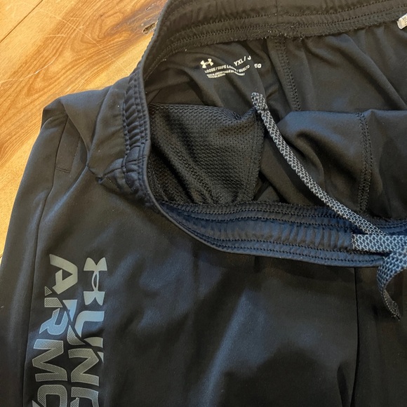 Under Armour Lot of three boys youth large/xl - Picture 3 of 7